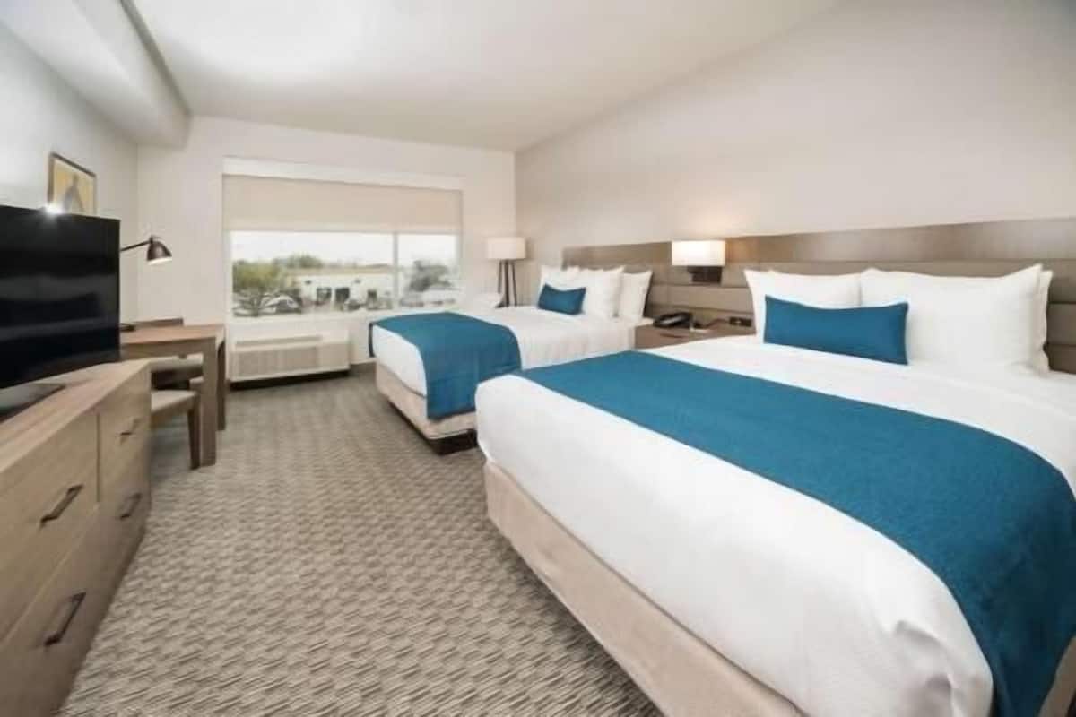 In-room safe, desk, laptop workspace, iron/ironing board