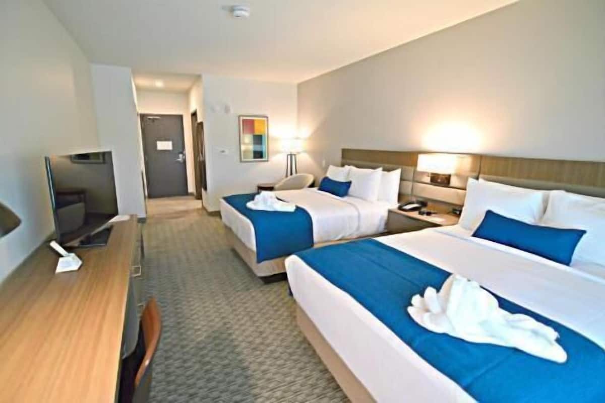 In-room safe, desk, laptop workspace, iron/ironing board