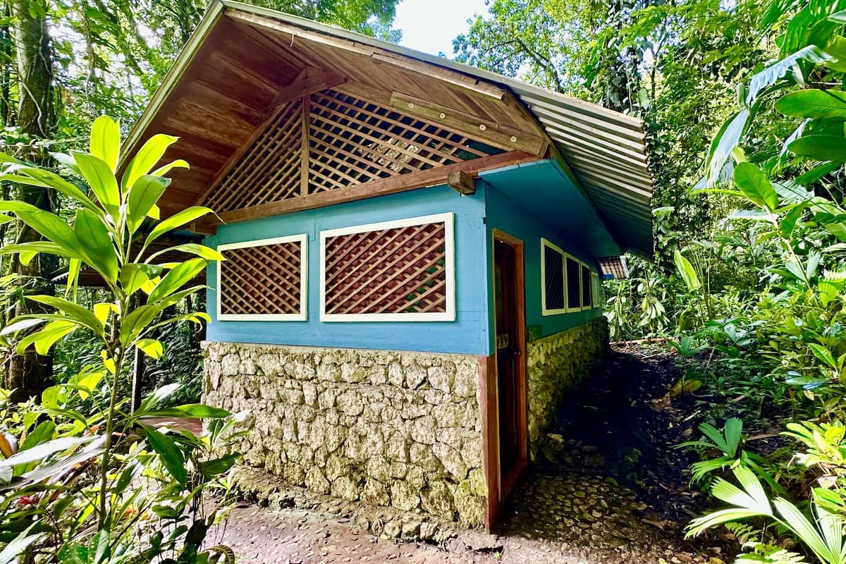 1 bedroom, in-room safe, individually decorated, individually furnished