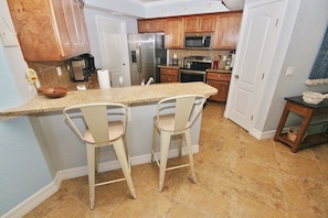 Apartment | In-room dining - Oceanwalk 18-406 Apartment 2 (New Smyrna Beach)