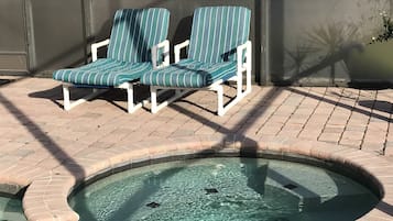 Indoor/outdoor pool