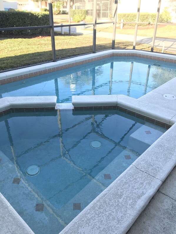 Maison, plusieurs lits, piscine privée (Golden Strand) | Piscine extérieure | Piscine extérieure, chaises longues