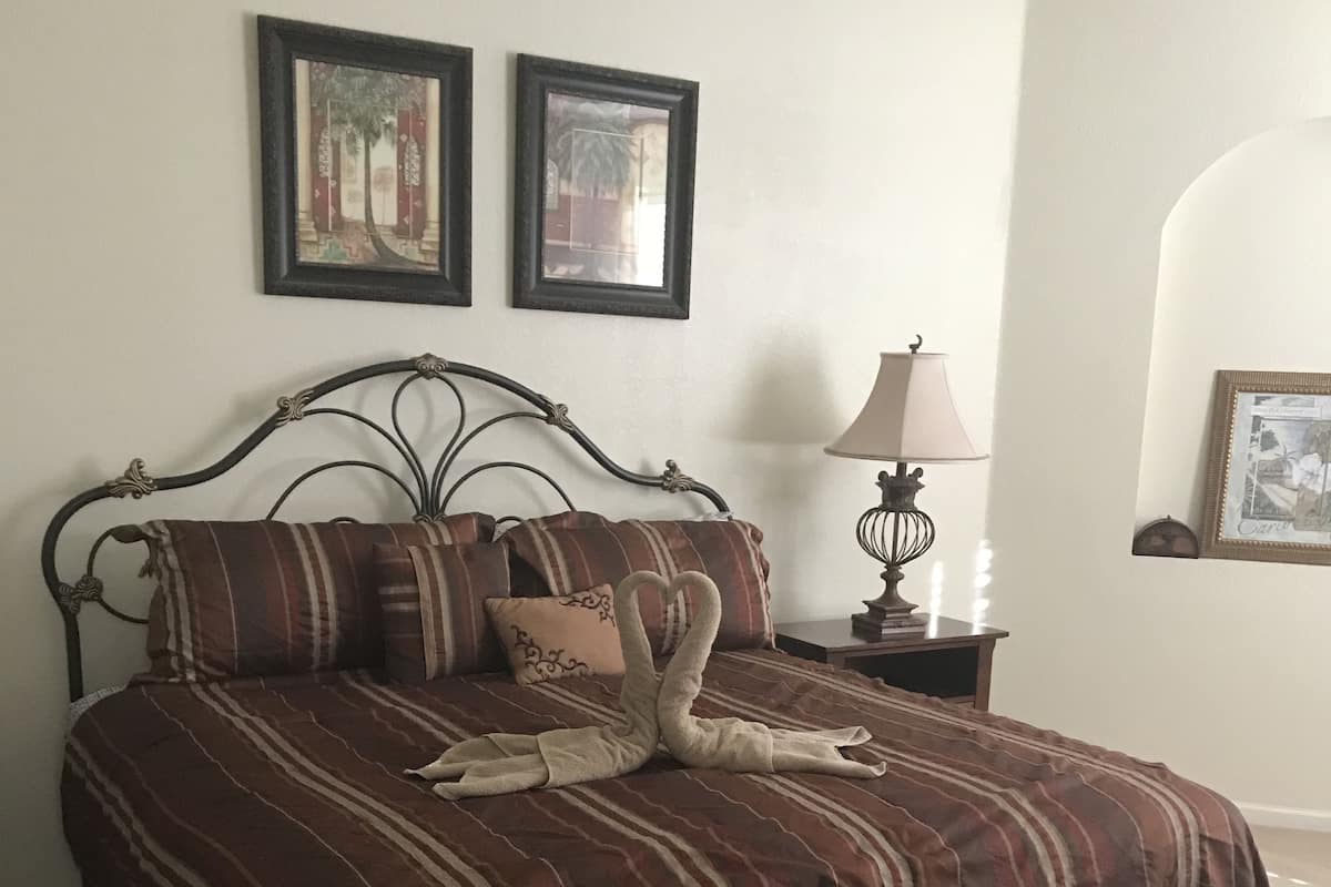 Decoración personalizada, muebles diferentes y escritorio