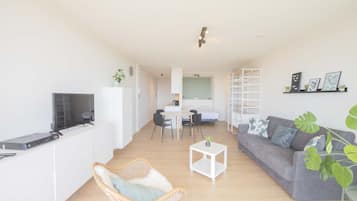 Comfort Studio, Golf View (6) | Living area | 81-cm flat-screen TV with digital channels, TV