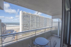 Comfort-studio, osittainen merinäköala (1) | Yksilöllisesti sisustettu, yksilöllisesti kalustettu, pimennysverhot