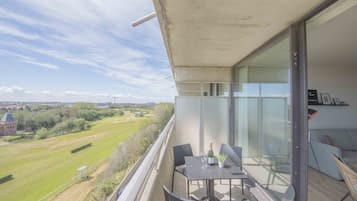 Comfort studio, uitzicht op golfbaan (4) | Balkon