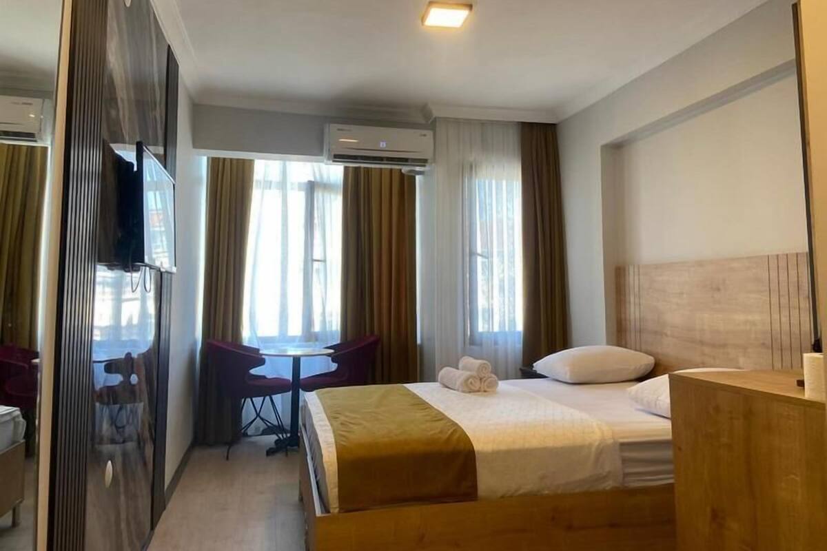 Habitación doble, 1 cama doble | Escritorio y wifi gratis