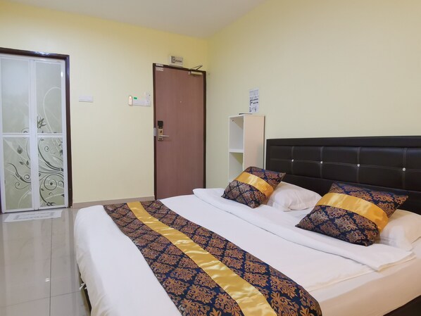 Deluxe-Zimmer, 1 King-Bett | Schreibtisch, Bügeleisen/Bügelbrett, kostenloses WLAN