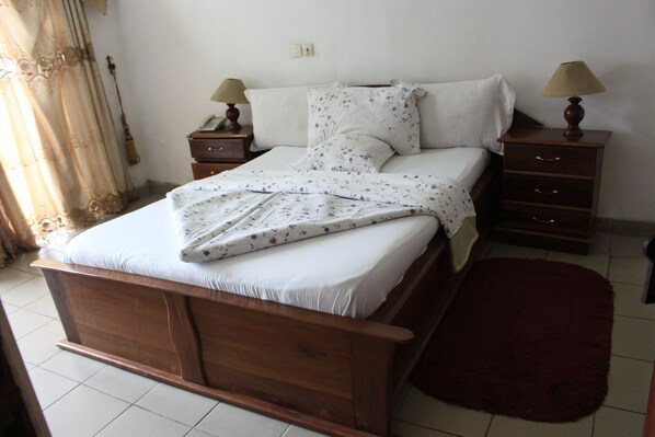 高级房 | 遮光窗帘、免费 WiFi、床单