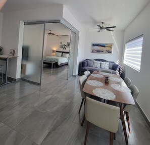 2 chambres, bureau, accès au Wi-Fi (inclus)