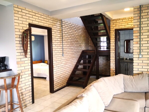 Unclassified image, 1 of 44, button