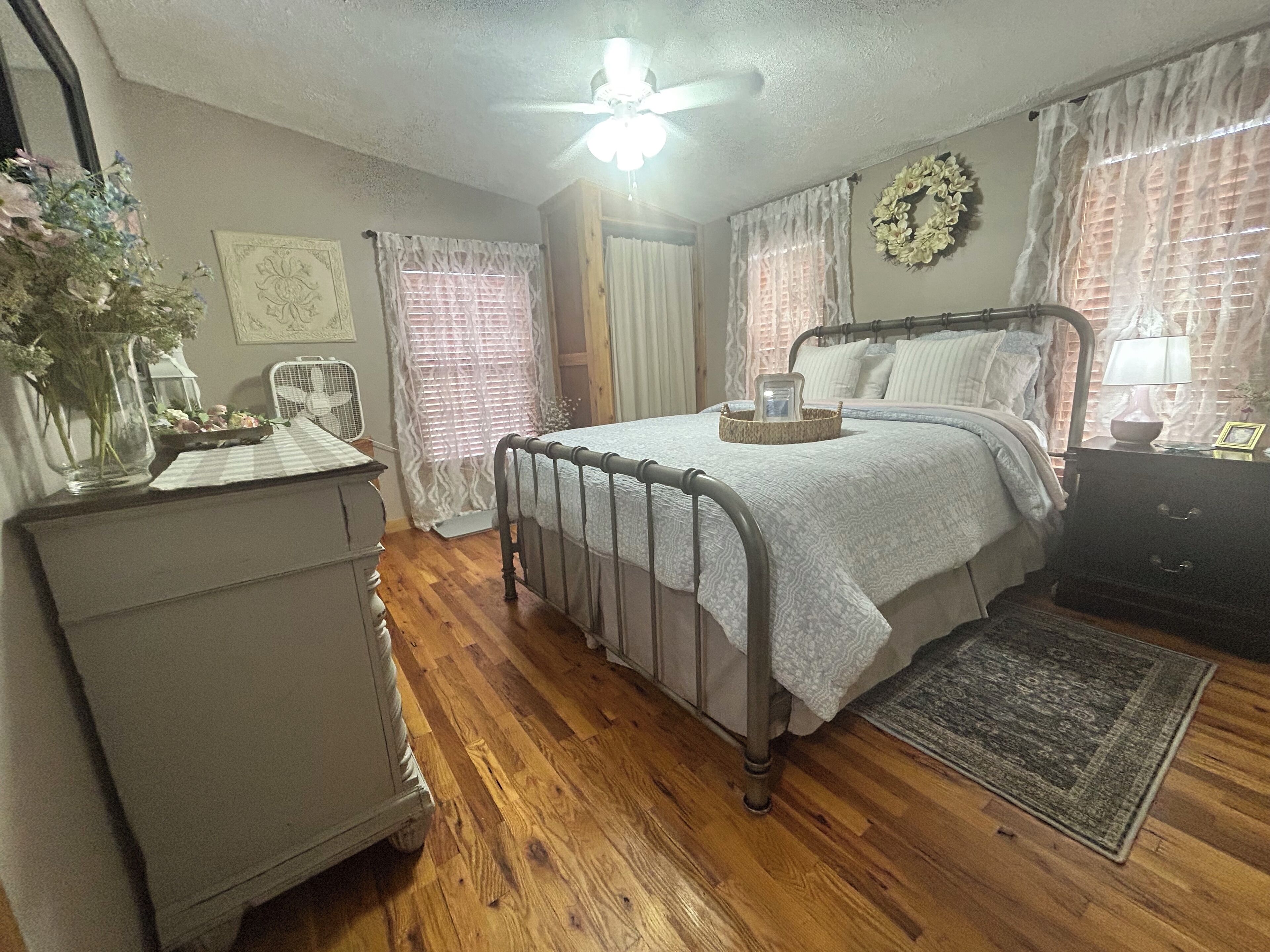 1 間睡房、房內夾萬、熨斗/熨衫板、免費 Wi-Fi