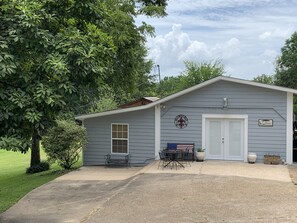 Exterior - The Cottage on College Street  (Brandon)