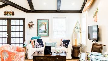 智能电视、DVD 播放器、书