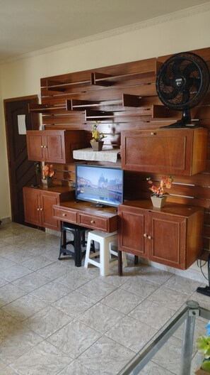 Interior - Large living room apartment - beachfront - terrace with private barbecue / ocean view (Praia Grande)