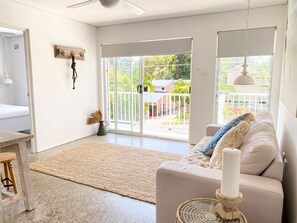 TV - SALT by the Sea - Unit 2 (Port Macquarie)