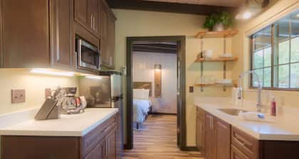 Erfrischen Sie sich in der Canyon / Creek Cabin 2 mit privatem Zugang zum Creek