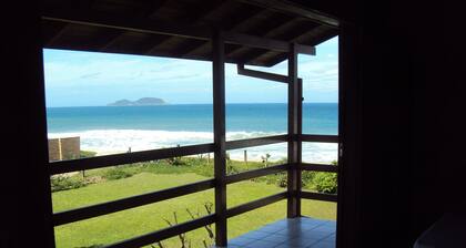 Haluatko pysyä meren rannalla? Täysikuun osoite.