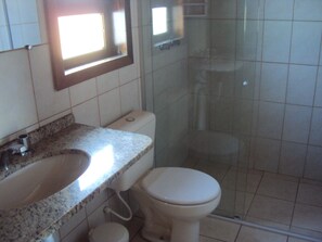 Shower - Thinking about staying by the sea? Full Moon Address. (Florianópolis)