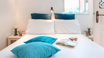 2 bedrooms, iron/ironing board, internet, bed sheets