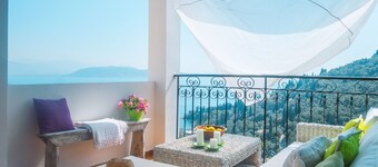 Villa Agni: Stunning views of Agni Bay, village location