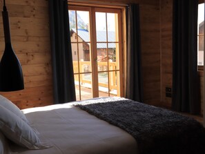 5 dormitorios, tabla de planchar con plancha, wifi y ropa de cama