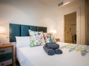 2 chambres, fer et planche à repasser, Wi-Fi gratuit, draps fournis