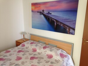 1 bedroom, iron/ironing board, bed sheets
