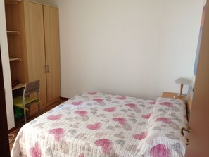 1 bedroom, iron/ironing board, bed sheets