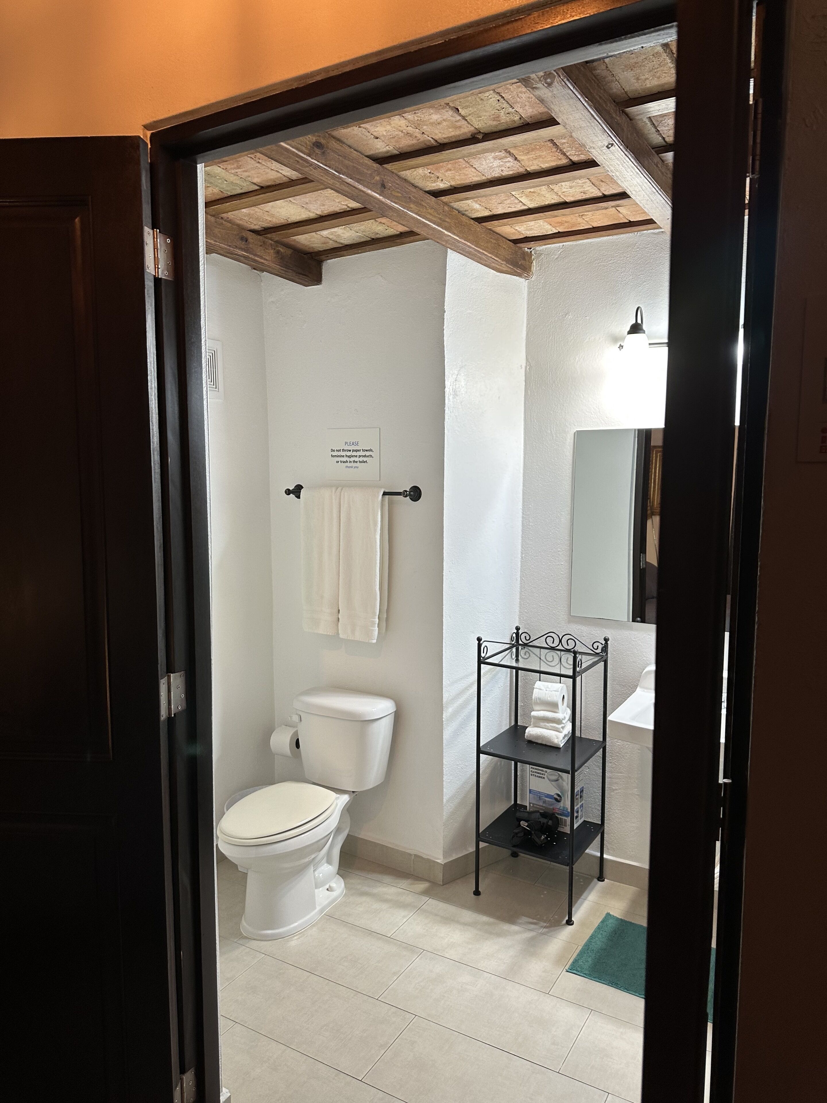 standard room, 1 queen bed | bathroom | shower, hair dryer, towels, soap