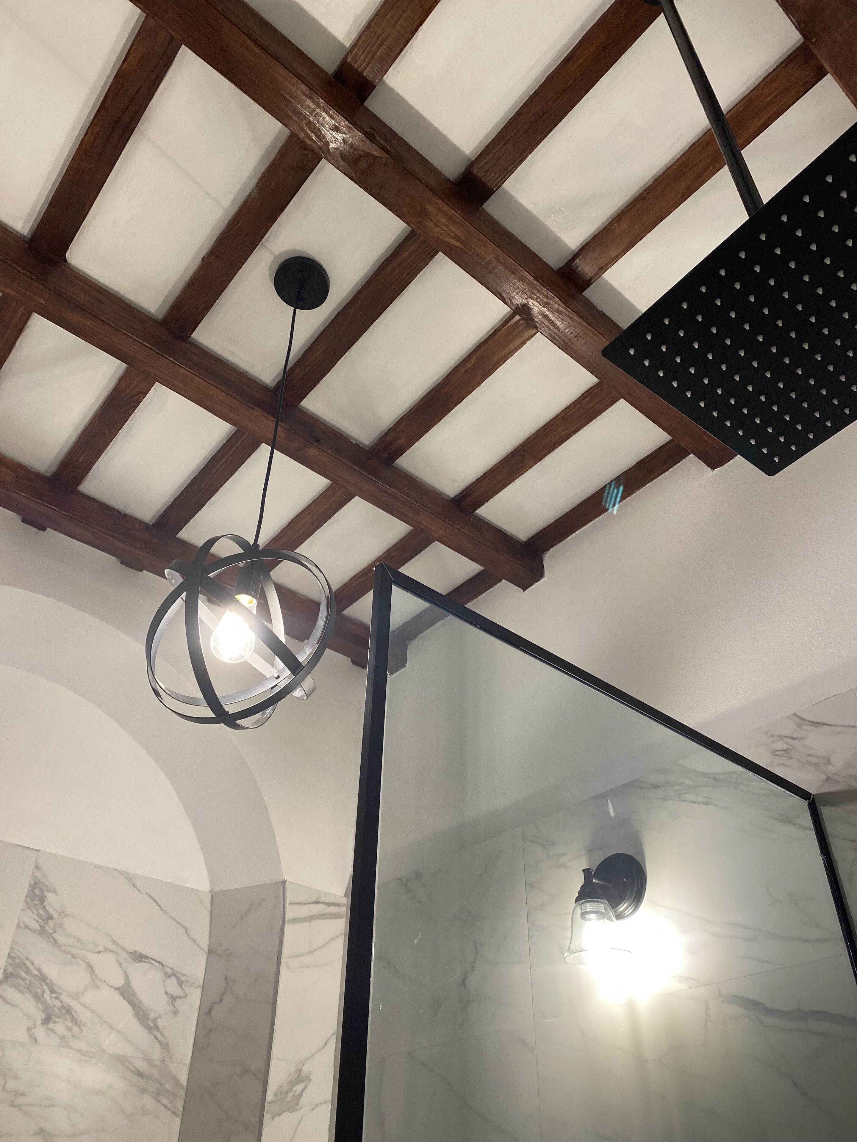 deluxe room, 1 queen bed, ground floor | bathroom | shower, hair dryer, towels, soap