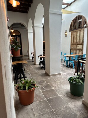 Restaurant - 352 Guest House (San Juan)