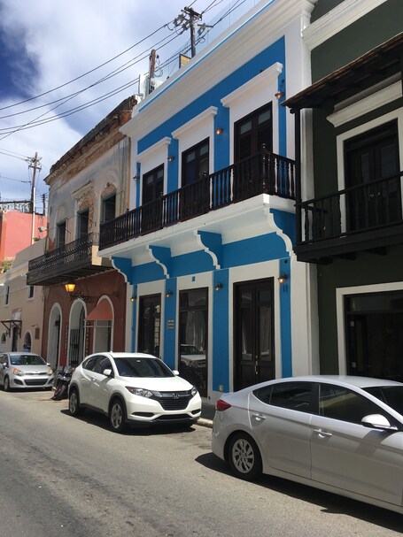 352 Guest House - Image 2