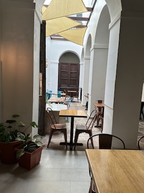 Restaurant - 352 Guest House (San Juan)