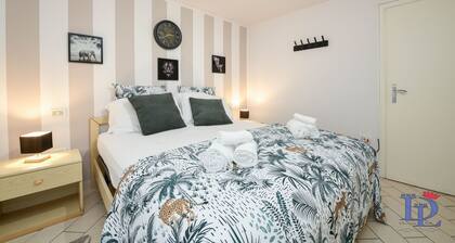 Palm Garda Beach Desenzano Official Site: Save