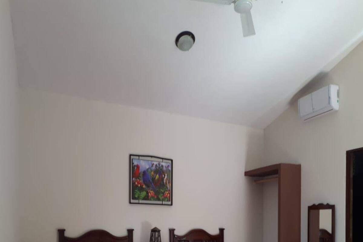 Villa familiar, 2 camas dobles, acceso a la piscina