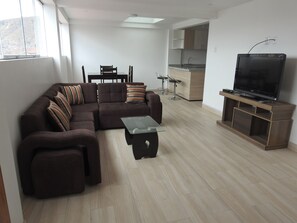 公寓, 3 間臥室 | 客廳 | 平面電視