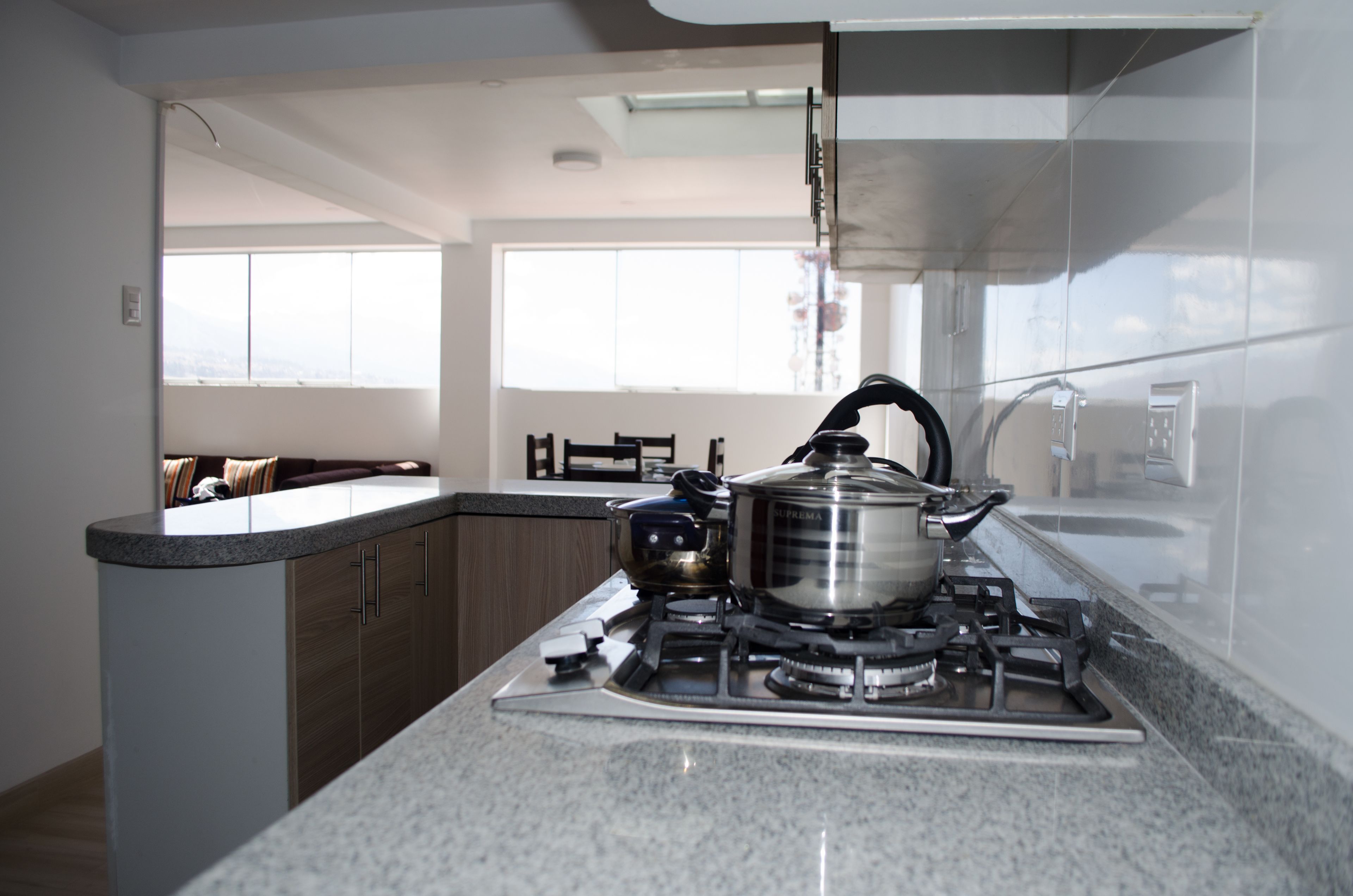 Full-size fridge, microwave, oven, electric kettle