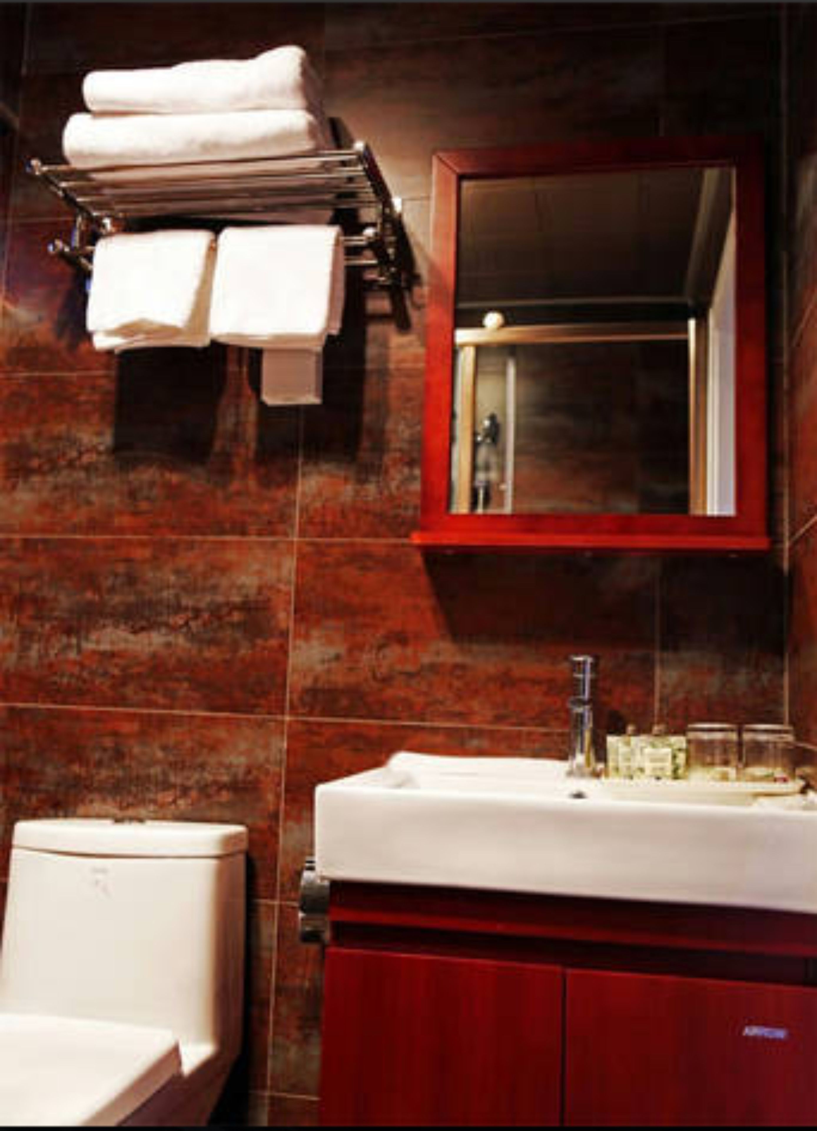 샤워 시설, 레인폴 샤워기, 무료 세면용품, 헤어드라이어