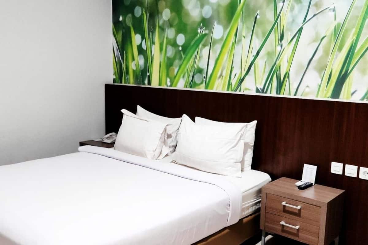 Chambre Deluxe | Bureau, lits pliants/supplémentaires, Wi-Fi gratuit, draps fournis