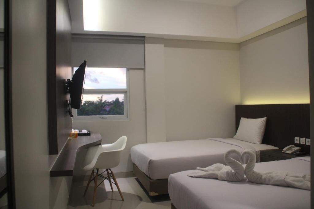 Desk, rollaway beds, free WiFi, bed sheets