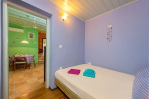 2 chambres, coffres-forts dans les chambres, fer et planche Ă repasser