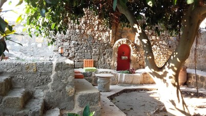 Welcoming house in Medieval Town