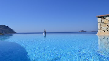 An infinity pool