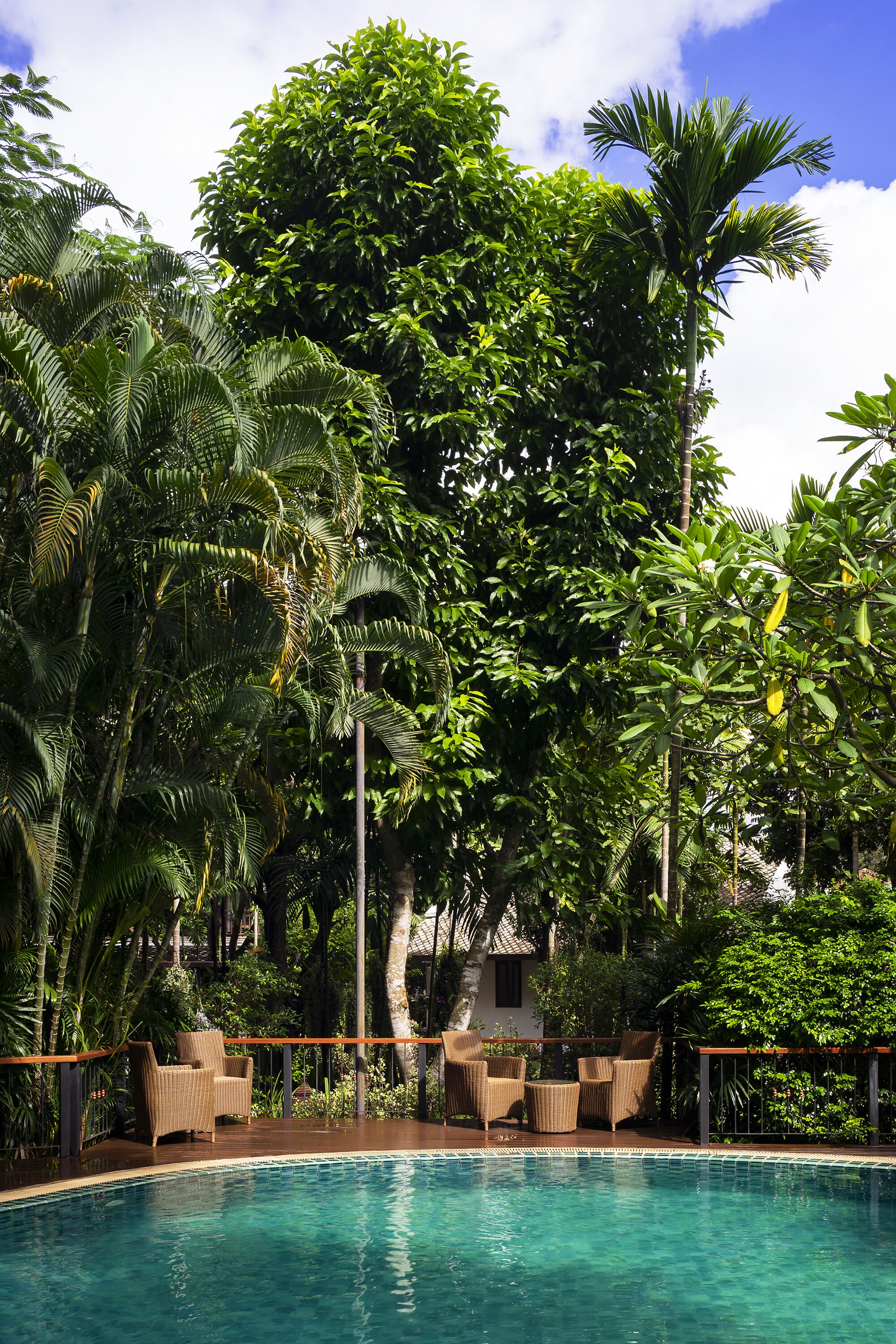 outdoor pool, open 6:00 am to 8:00 pm, pool loungers