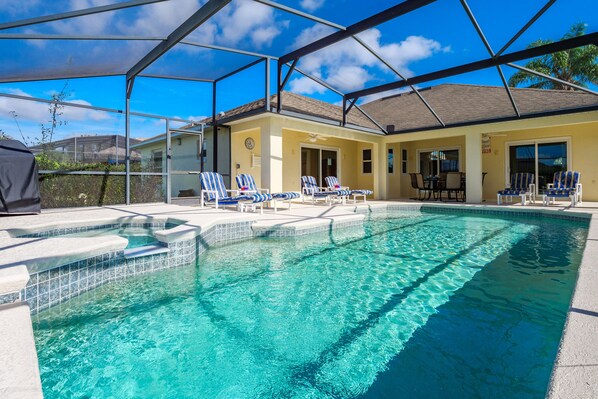 Piscine extérieure, piscine chauffée