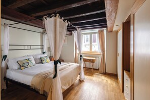 2 slaapkamers, een kluis op de kamer, een strijkplank/strijkijzer