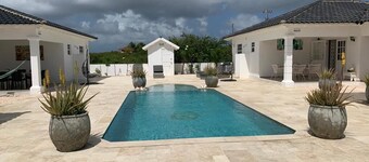 Villa Sol, luxury fully equipped villa with wifi, a short distance from the sea