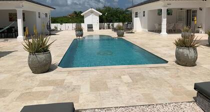 Luxus voll ausgestattete Villa mit High-Speed-WiFi, nicht weit vom Meer entfernt