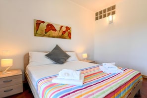 2 habitaciones, tabla de planchar con plancha y wifi gratis 